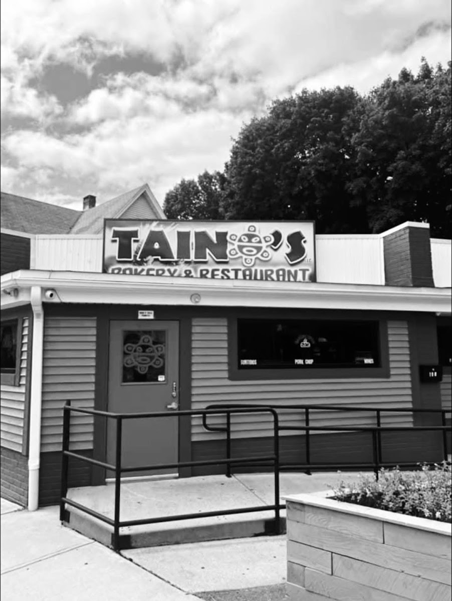 Taínos Bakery & Restaurant